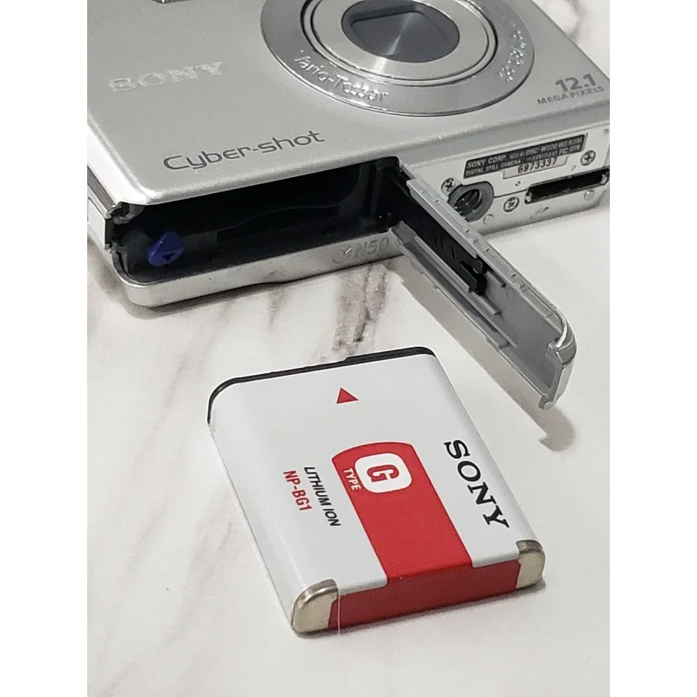 Sony Cyber-Shot DSC-W220 12.1 Mega Pixels 4x Optical Zoom Compact Digital Camera